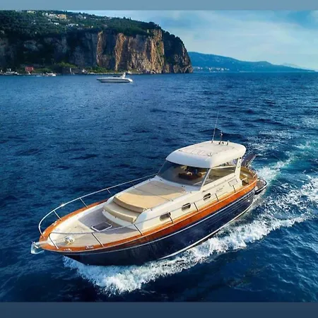 Capri Charter Πλωτό κατάλυμα *