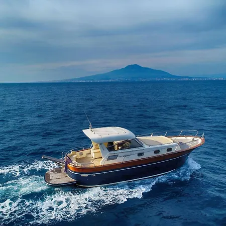 Capri Charter Πλωτό κατάλυμα *