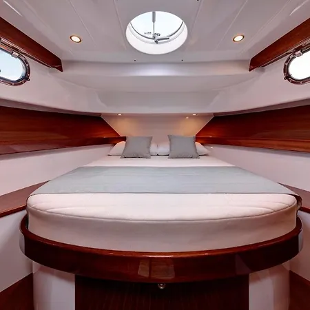 Båthotell Capri Charter *