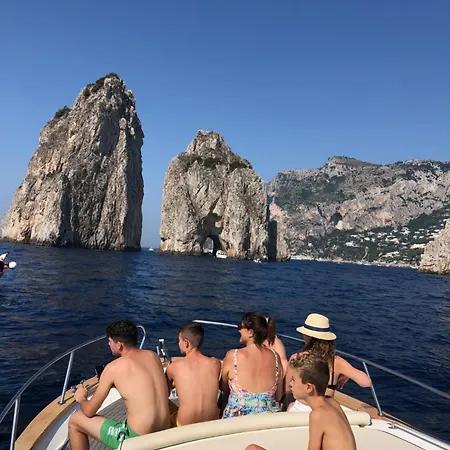 Capri Charter Båthotell