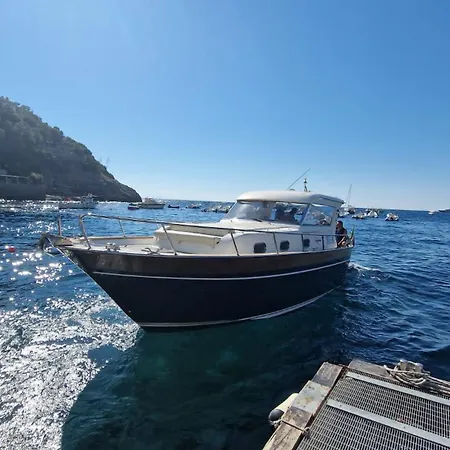 Capri Charter Hotel en barco